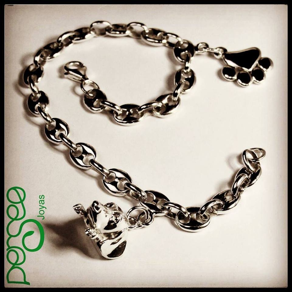 Pulsera Mascotas Eslabón Gucci en Plata 925 con Dije de Raza y Huellitas - Imagen 3